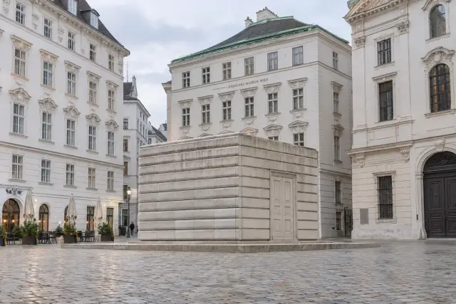 De la Judenplatz al Café Central