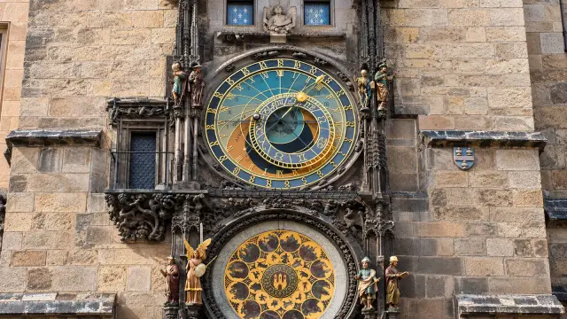Las esferas y figuras del reloj astronómico de Praga.