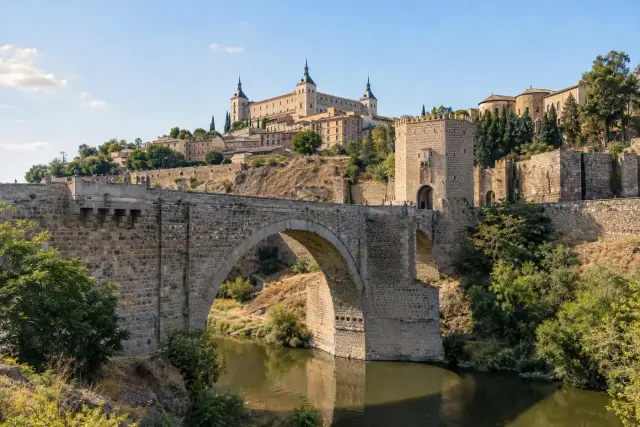 El agua de Toledo y el puente de Alcántara