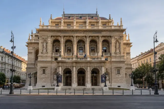 La avenida Andrássy: palacios, música y cafés