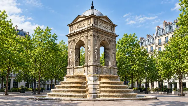 La fuente de los Inocentes en la plaza Joachim-du-Bellay de París.
