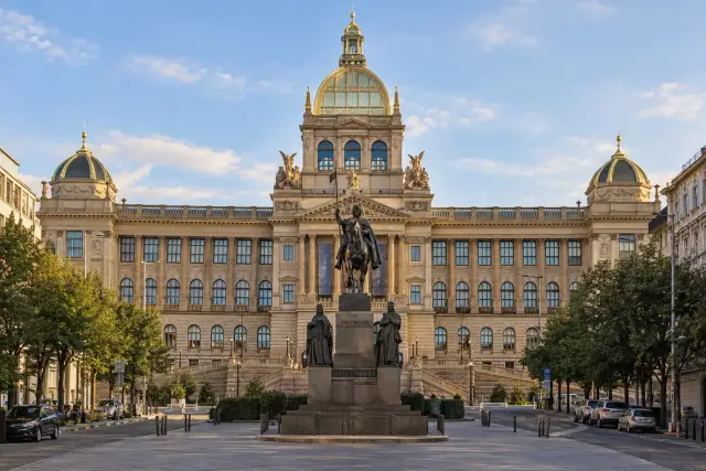 Plaza de Wenceslao: de la calle Národní al Museo Nacional