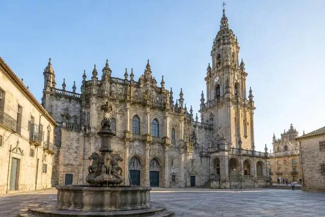 La Catedral de Santiago y sus plazas