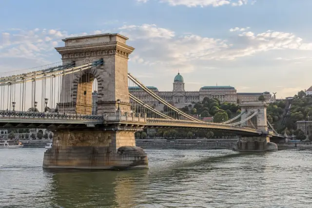 El Danubio, de puente a puente